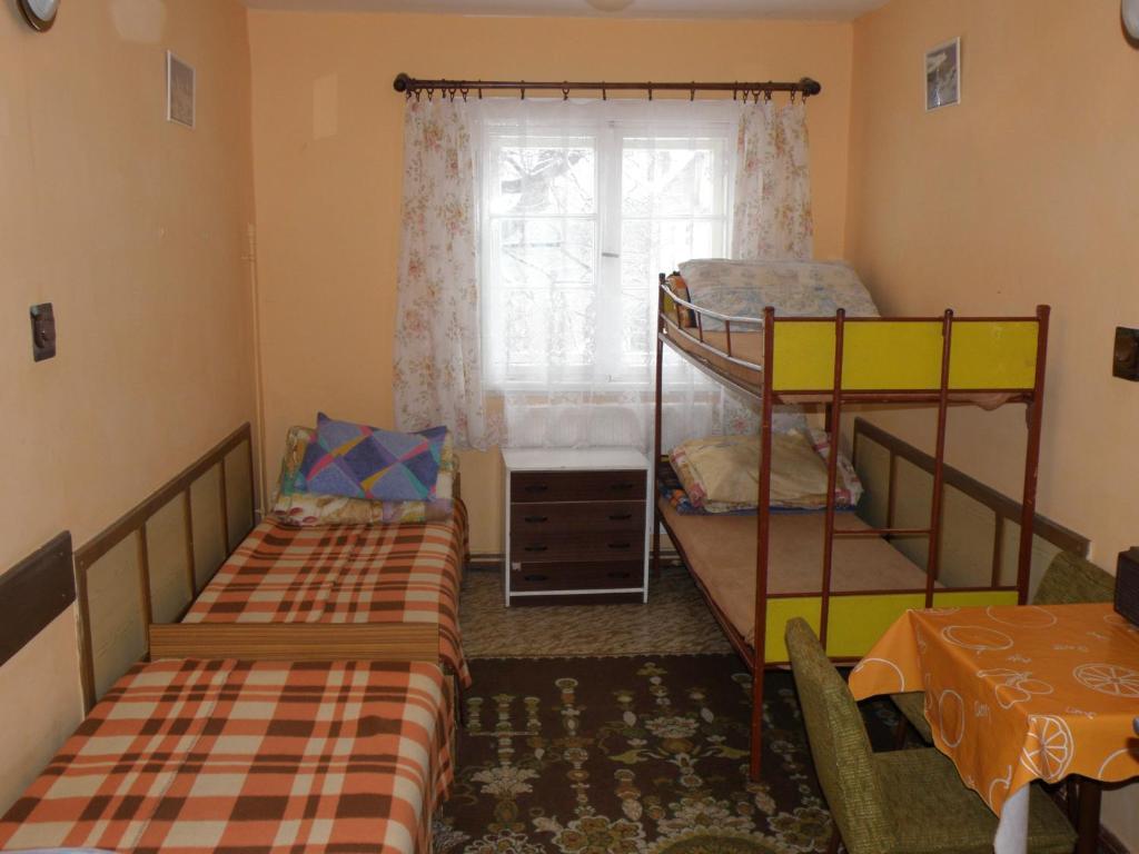 Szkolne Schronisko Mlodziezowe Zloty Widok Hostel Piechowice  Room photo