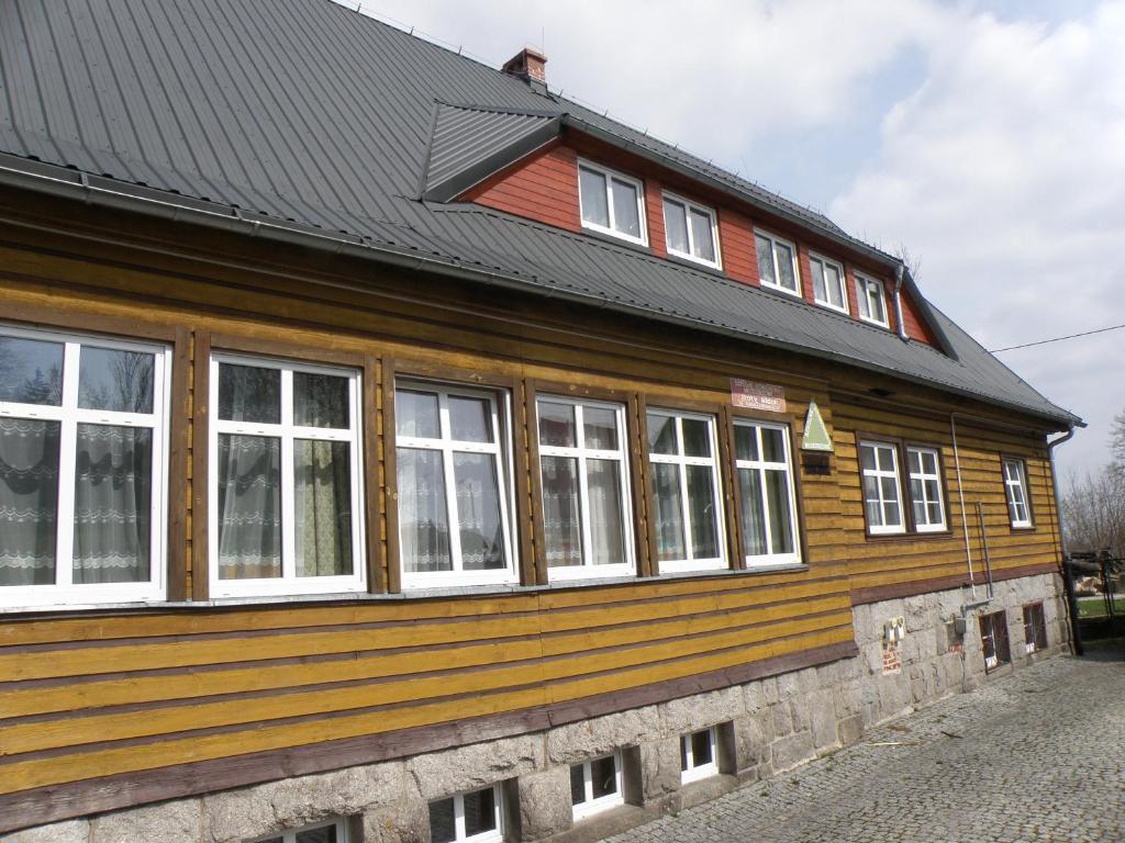 Szkolne Schronisko Mlodziezowe Zloty Widok Hostel Piechowice  Exterior photo